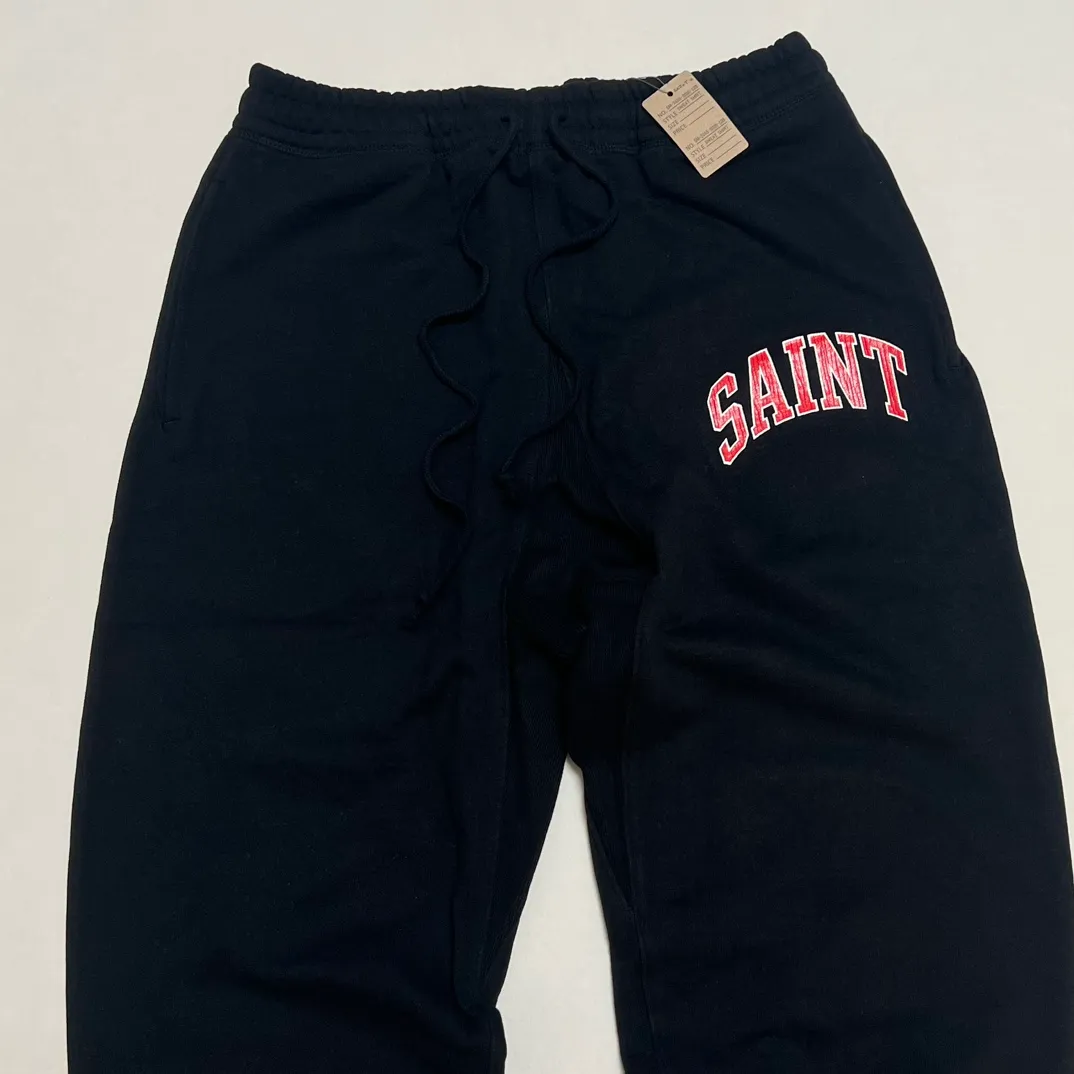 SAINT MICHAEL ARCH SAINT SET PANTS/BLACK The latest SAINT LOGO sweatpants, washed black/gray gray S-XL, custom woven and dyed, black surface and gray bottom fabric, same as the original version, original level straight cracking pulp, original cut and loose fit